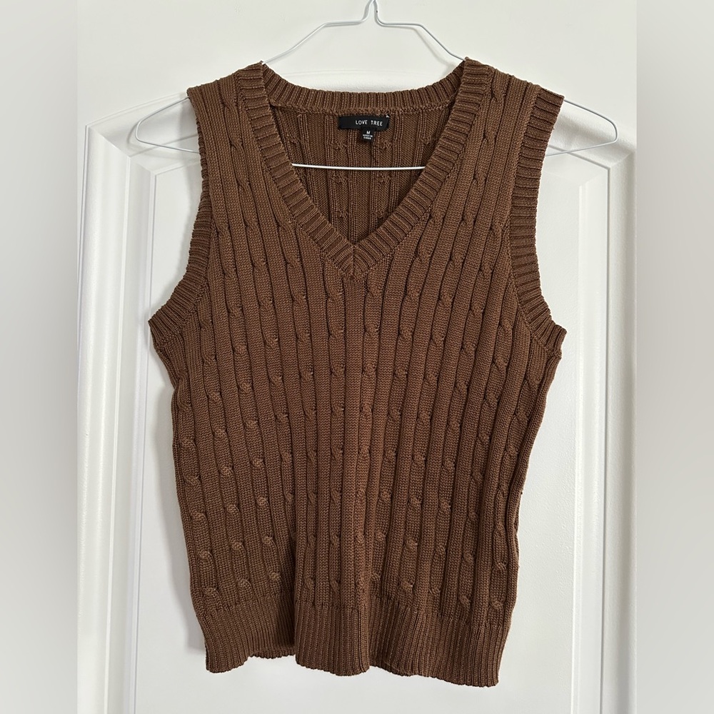Love Tree Brown Cable Knit Sleeveless V-neck Sweater vest size medium